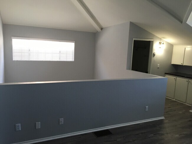 Building Photo - 5328 Riverton Ave