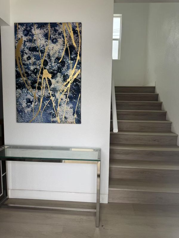 Foto del edificio - 301 W 1st St