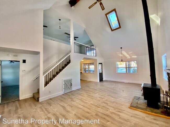 Building Photo - 3 br, 2.5 bath House - 187 W. Golf Place