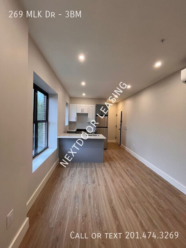 Foto del edificio - 269 M.L.K. Drive