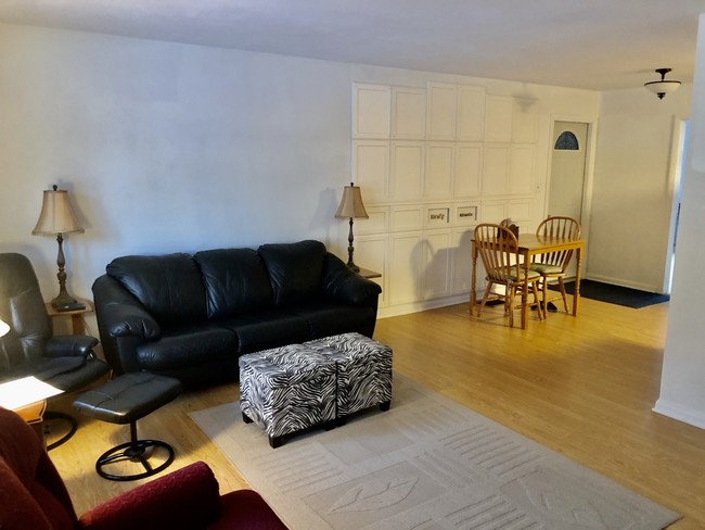 Foto del edificio - 180 Tilton Park Dr