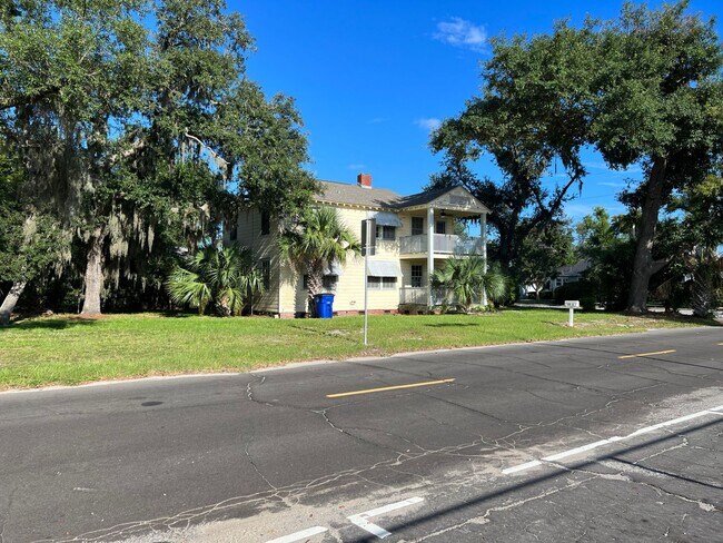 Foto del edificio - Cove area 2 bed 1 bath