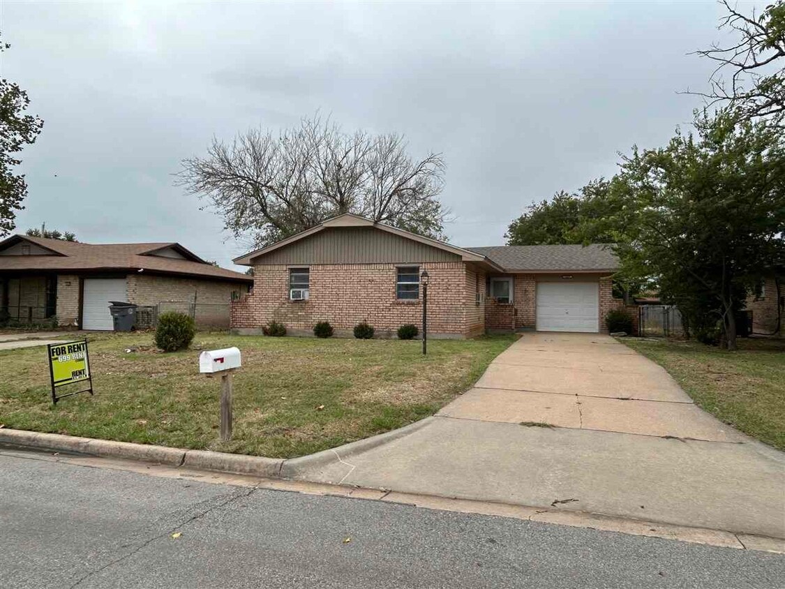 Primary Photo - 3807 SE Camden Way