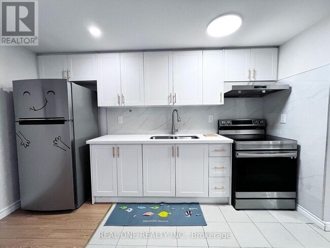 Building Photo - 1098 Sandhurst Cir