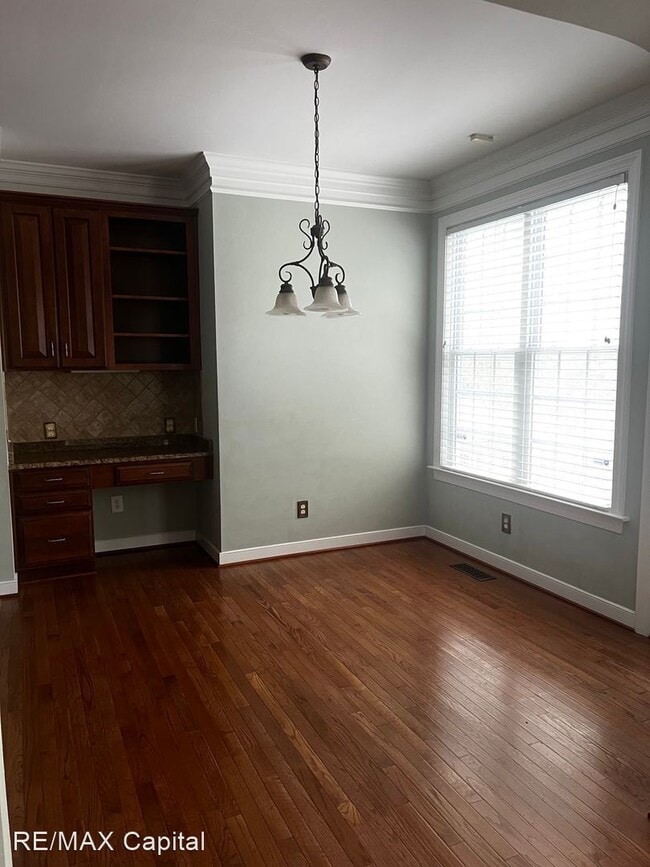 Building Photo - 5 br, 4 bath House - 102 POTTER LANE