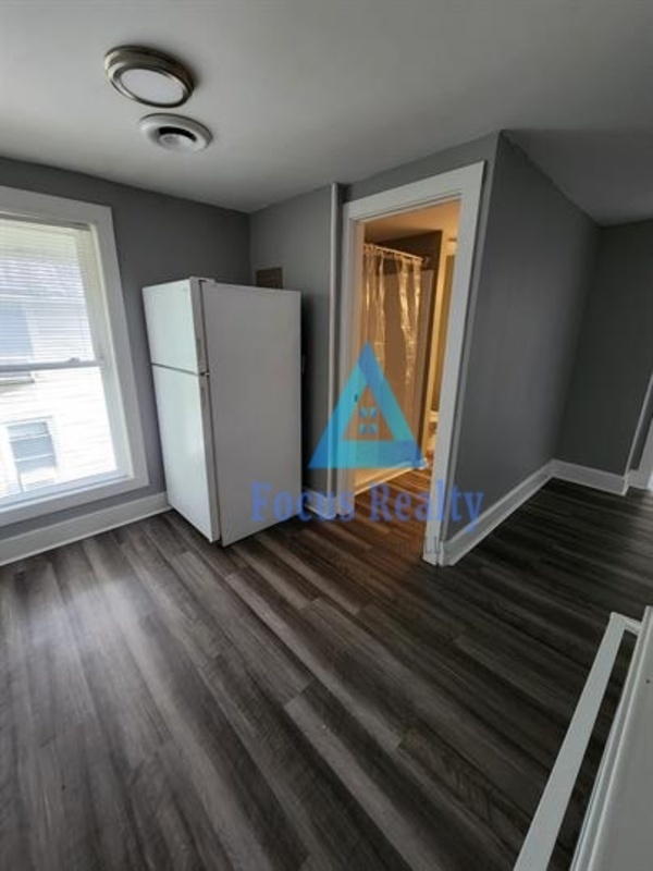 Building Photo - 915 1/2 Pierce Ave