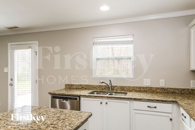 Building Photo - 3312 Aldwych Way