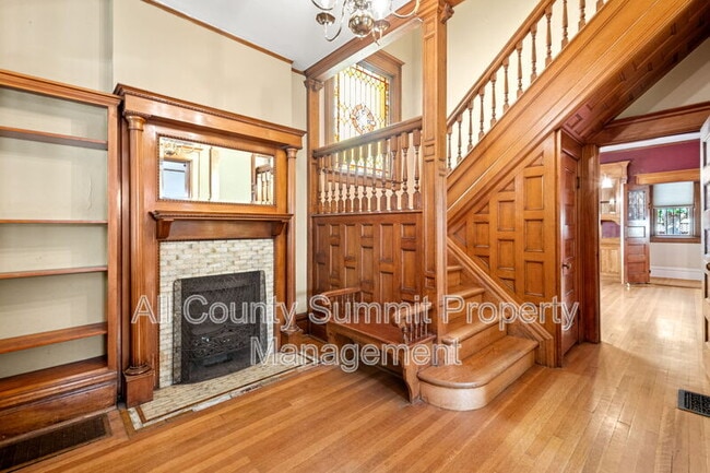 Photo - 1346 N Williams St House