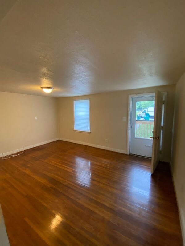 Building Photo - 2411 Bransford Dr