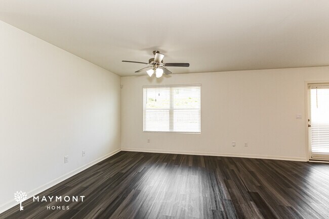 Foto del edificio - 5685 Timber Leaf Lp