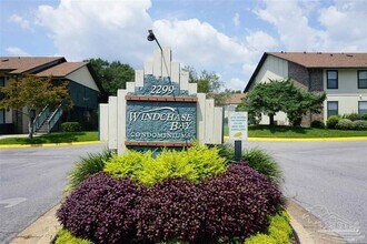 Building Photo - 2299 Scenic Hwy