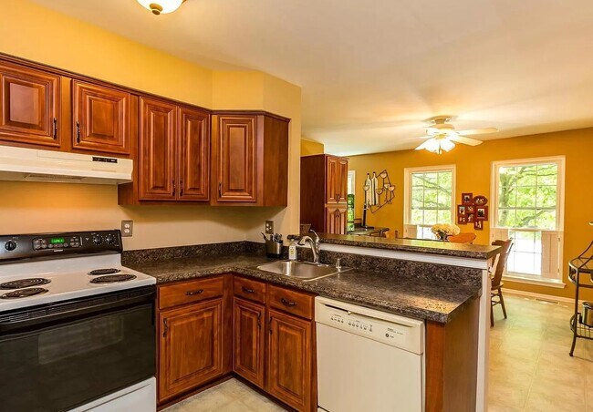 Foto del edificio - 8817 Stonebrook Ln