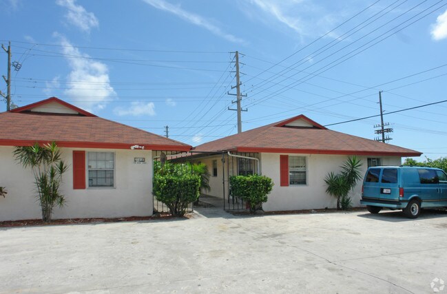 Building Photo - Ridge Court