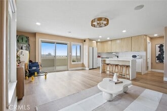 Building Photo - 711 Pacific Coast Hwy