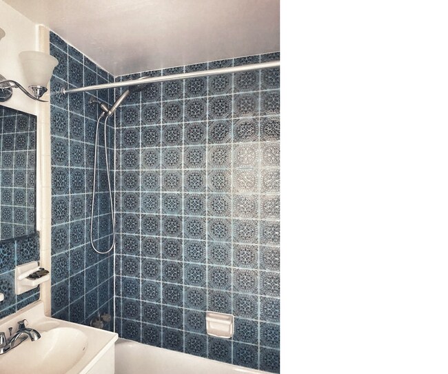 Photo - 409 Naomi St Townhome