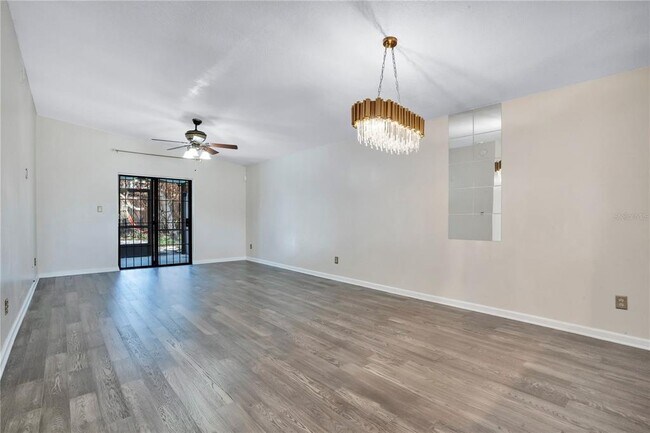 Foto del edificio - 4805 Kingston Cir