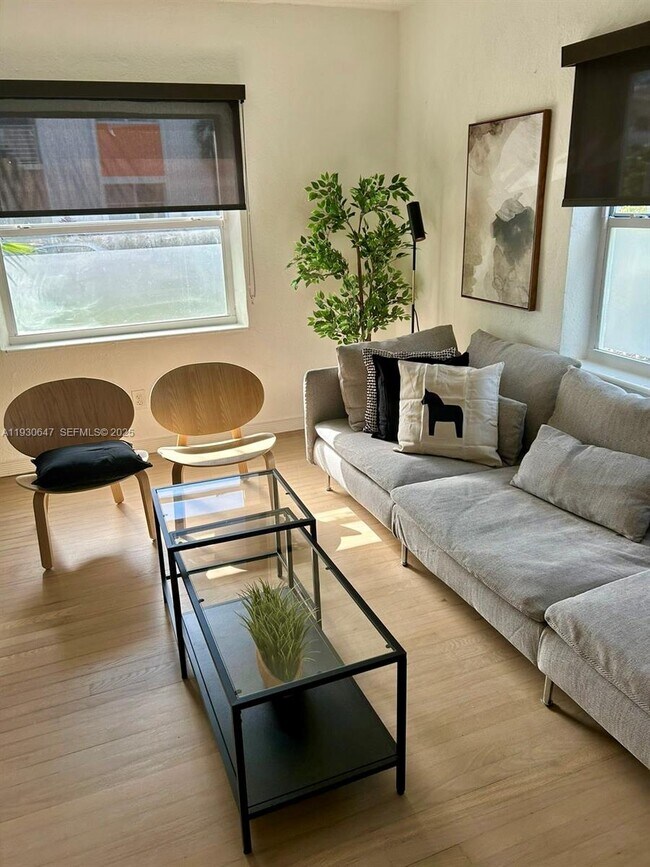 Foto del edificio - 1001 7th St