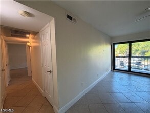 Building Photo - 2925 Winkler Ave