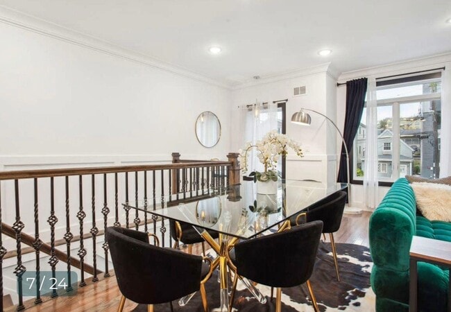 Foto del edificio - 65 Corbin Ave