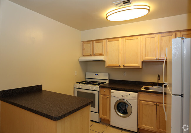 Interior Photo - Summerlyn Apartments