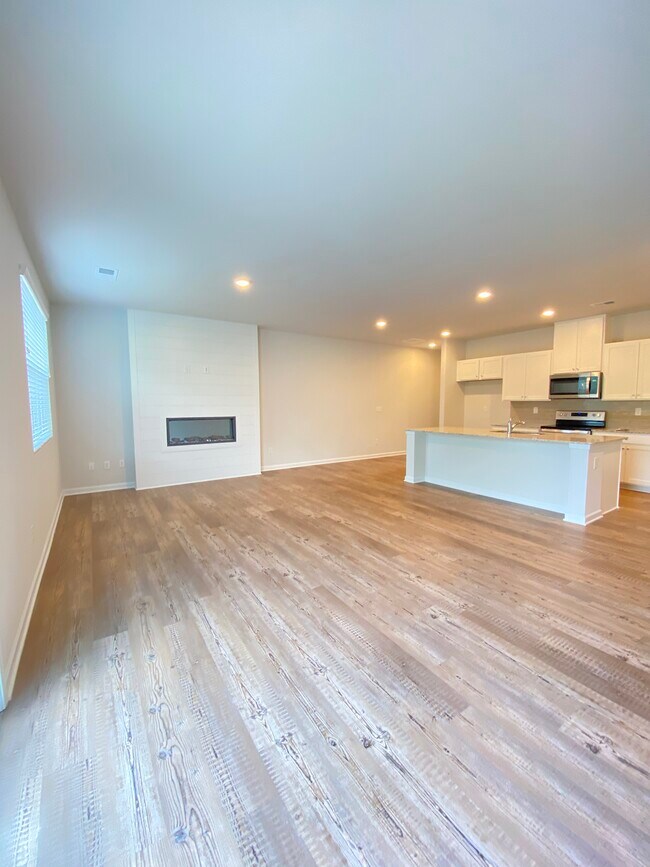 Building Photo - 150 Founders Dr