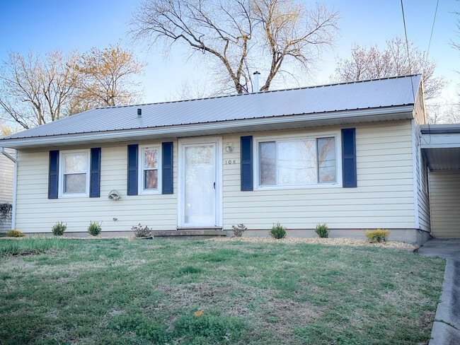 Building Photo - 108 Oak Dr