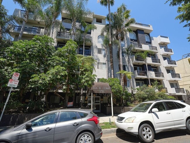 Building Photo - Casa El Cerrito