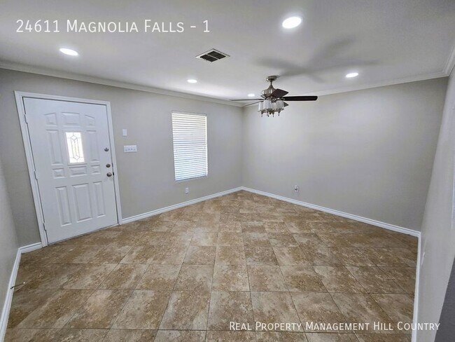 Building Photo - 24611 Magnolia Falls