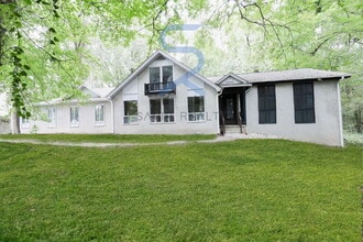 Building Photo - 3000 Collier Dr NW