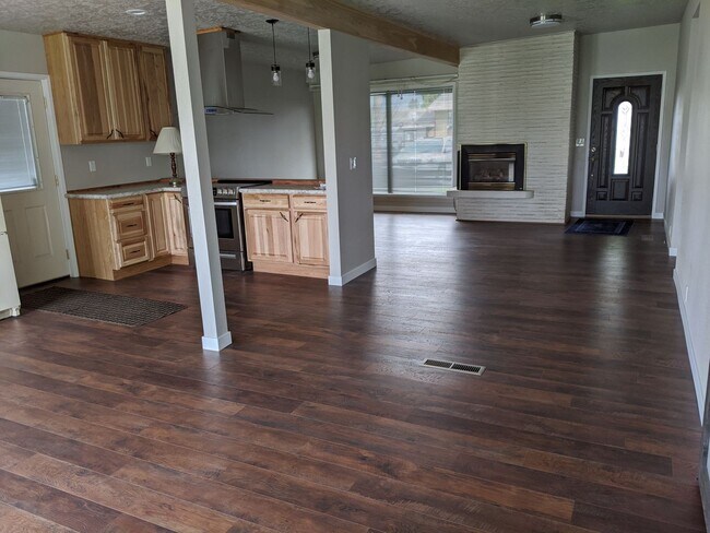 Foto del edificio - Beautifully updated 3 bedroom Orchards house