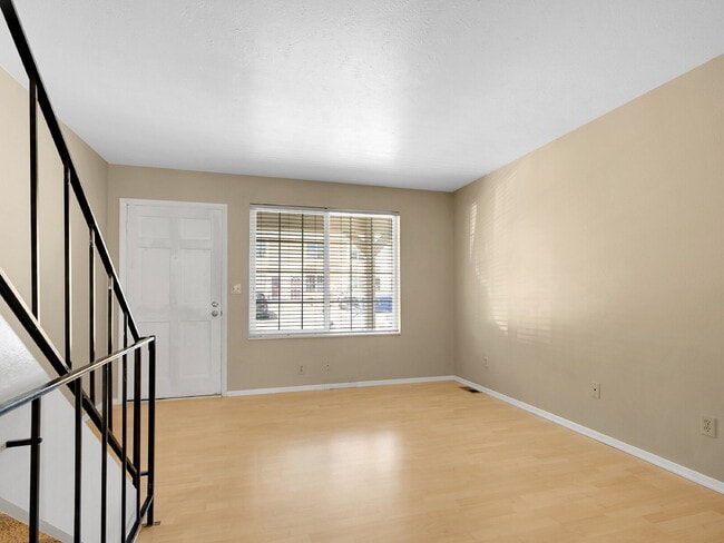 Building Photo - $2,295.00, 2-bed, 3-bath Condo in Westmins...