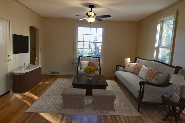 Foto del edificio - Charming & Updated Home in Prime St. Louis Park Location