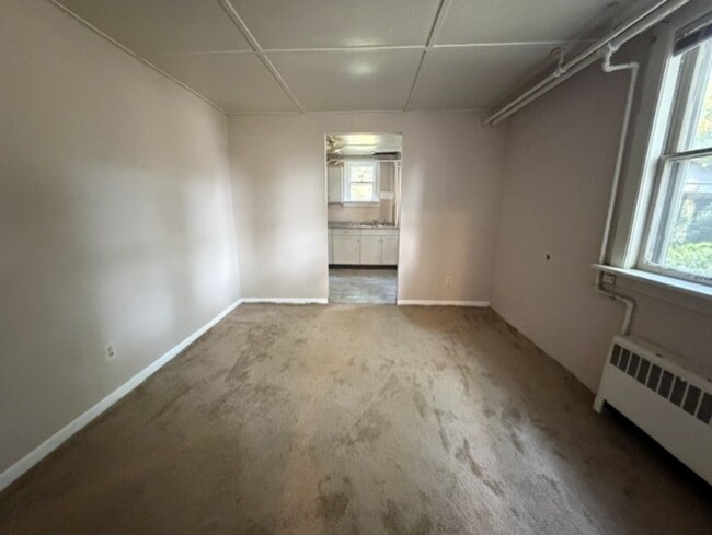 Foto del edificio - Three Levels of Living with 4 Bedrooms, 2 Full Bathrooms and Multiple Living Areas!