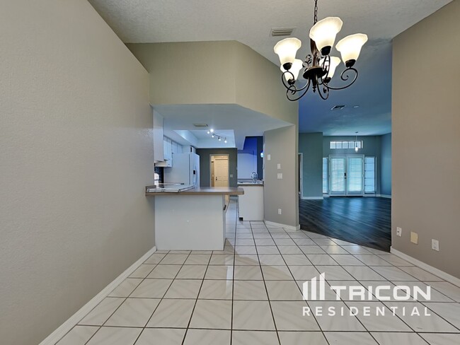 Foto del edificio - 23501 Rocket Ave