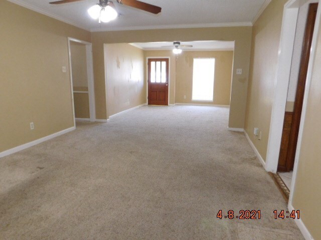 Building Photo - 302 Halcott Dr