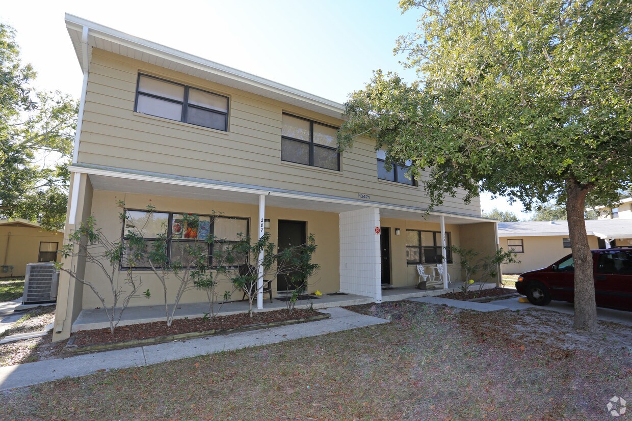 Rainbow Village Apartments in Largo, FL