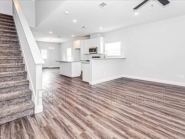 Foto del edificio - 5217 E Houston Rd