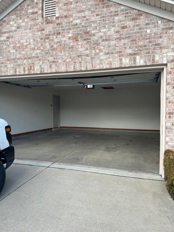 Foto del edificio - 2439 Meadowpoint Dr