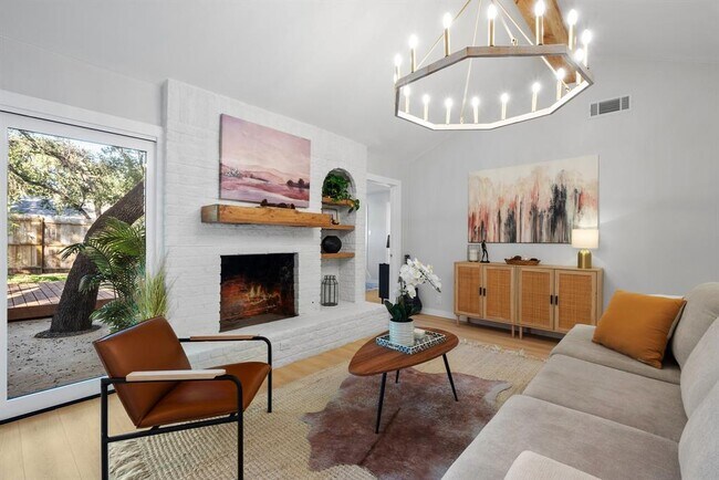 Foto del edificio - 902 Acorn Oaks Dr