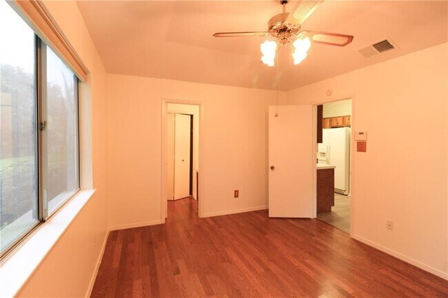 Building Photo - 11707 Norwegian Wood Dr