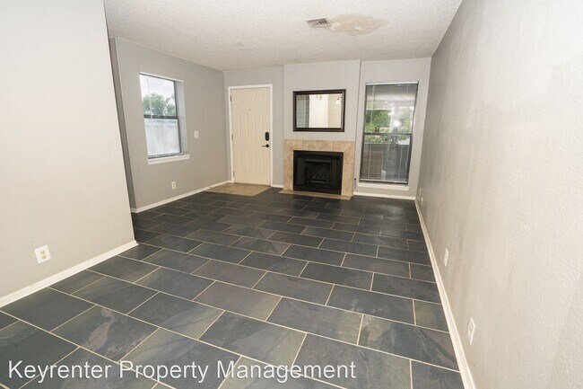 Foto del edificio - 1 br, 1 bath House - 2421 E 87th St - Unit...