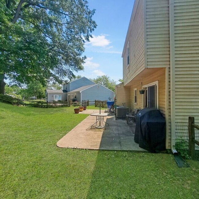 Building Photo - Lovely 3-Bedroom/2 Bath SFH in Wakefield C...