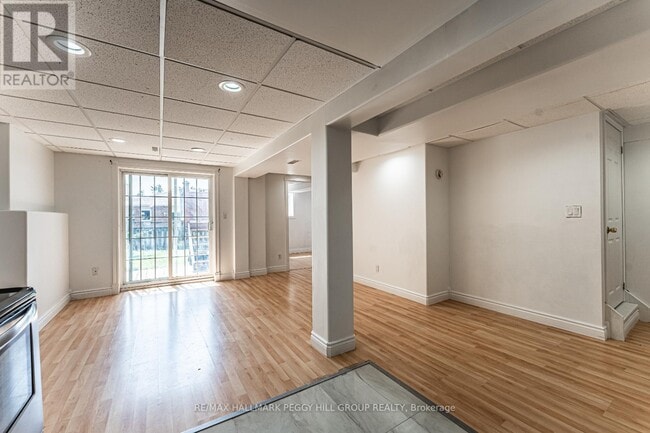 Building Photo - 9 Orwell Crescent