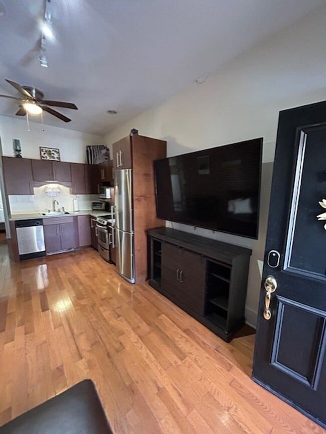 Photo - UNFURNISHED DOWNTOWN APARTMENT