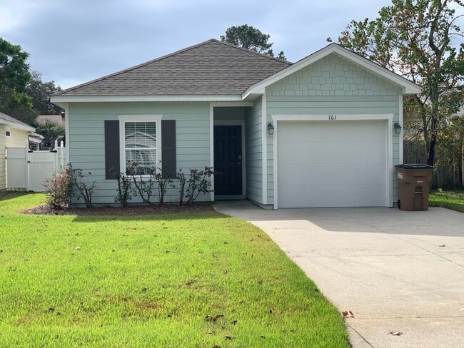 Building Photo - 161 Escanaba Ave