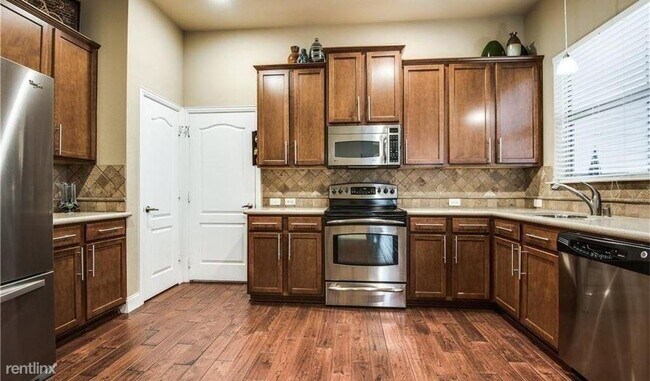 Building Photo - 4217 Swan Forest Dr