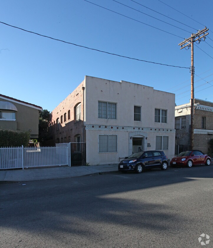 Building Photo - 4452 Finley Ave