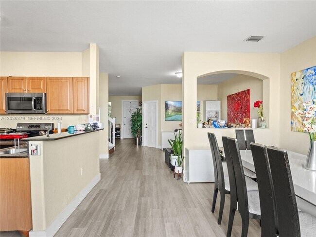 Foto del edificio - 8128 NW 108th Ct