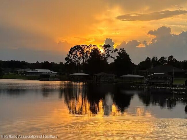 Foto del edificio - 3116 Tanglewylde Ave