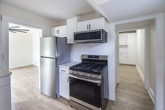 Foto del edificio - Remodeled  3 Bdrm Wesleyville Home w Workm...